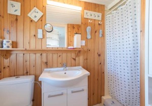 Apartment Lotus 310 by Interhome