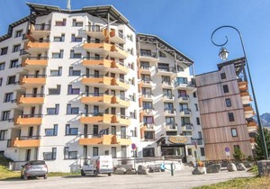 Apartment Médian 005 by Interhome