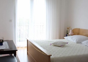Apartment Marija - free parking - Supetar, Island Brac, Croatia