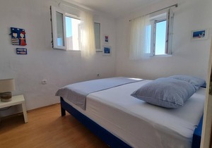 Apartment Mlad - with pool: A4(2+1) - Rogac, Island Solta, Croatia