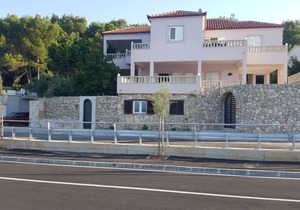 Apartment Mlad - with pool: A1(2+1) - Rogac, Island Solta, Croatia