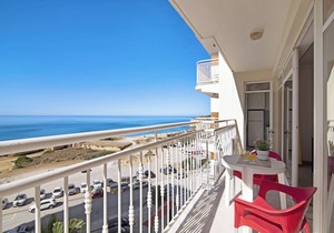 Apartment Nau Bérrio 5ºD - Vista Mar with A/C, Wi-Fi, Garden & Balcony