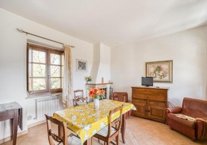 Apartment near Donatello Sculpture