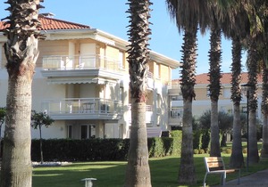 Apartment near sea and city