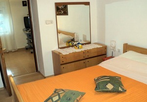 Apartment Niko - 40m from the beach: A1(2+2) - Donji Karin, Zadar riviera, Croatia