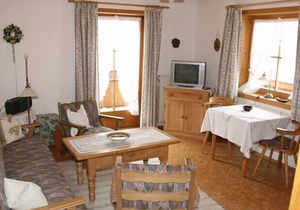 Apartment no. 6 Spitsbergen, up to 4 people. 49 sqm, 1 separate bedroom