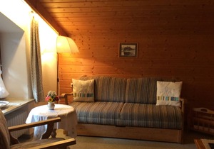 Apartment no. 6 Spitsbergen, up to 4 people. 49 sqm, 1 separate bedroom