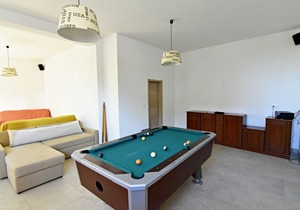 Apartment NOA4 Poreč-Tar pool, balcony, games room, Wi-Fi, barbecue