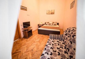 Apartment on Teatralna 7