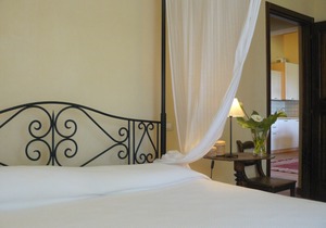 Apartment on the Chianti hills with swimming pool between Florence and Sienn