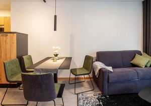 Apartment 'Pauli 6' with Mountain View, View of the spa town of Merano, Balcony & Wi-Fi