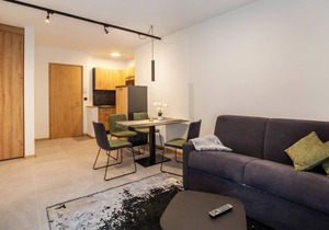Apartment 'Pauli 6' with Mountain View, View of the spa town of Merano, Balcony & Wi-Fi