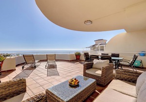 Apartment 'Penthouse Bermuda Beach 2' with Sea View, Pool, Garden & Wi-Fi