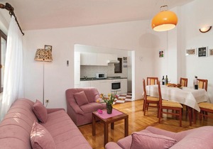 Apartment Podstrana 01