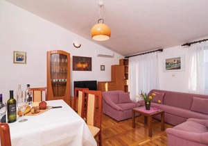 Apartment Podstrana 01
