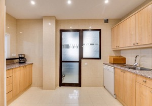 Apartment 'Puerto Banus3 Sandy Beachside' with Shared Pool and Air Conditioning