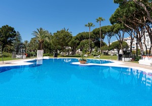 Apartment 'Puerto Banus3 Sandy Beachside' with Shared Pool and Air Conditioning