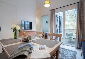 Apartment Résidence Les Jardins d'Azur-2 by Interhome