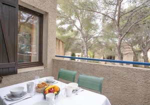 Apartment Résidence Les Jardins d'Azur-2 by Interhome