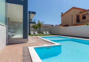 Apartment "Residence Meridian Unità 4" Near the Beach with Mountain View, Pool, A/C, Wi-Fi & Balcony