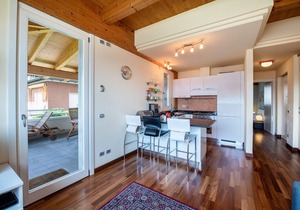Apartment 'Rocchetta' with Lake View, Wi-Fi and Air Conditioning