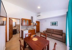 Apartment 'S Hort Can Capità Estudio Balcón 7' close to the Sea with Shared Pool & Wi-Fi