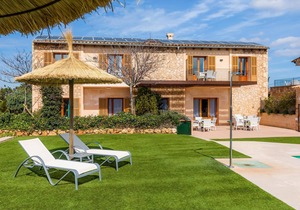 Apartment 'S Hort Can Capità Estudio Balcón 7' close to the Sea with Shared Pool & Wi-Fi
