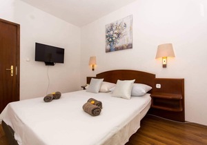 Apartment Sandra - quiet & close to the beach: A3(2+1) - Okrug Donji, Island Ciovo, Croatia