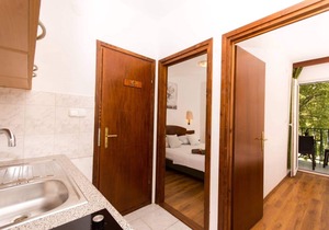 Apartment Sandra - quiet & close to the beach: A3(2+1) - Okrug Donji, Island Ciovo, Croatia
