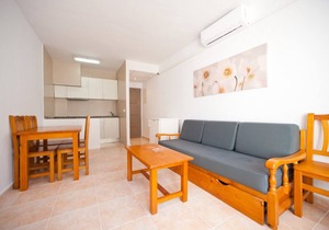 Apartment Ses Veles 2 dormitorios close to the Beach with Sea View, Pool, Wi-Fi & Garden