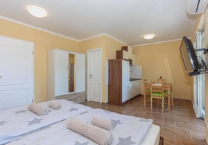 Apartment Slavko with terrace : SA1 - prizemlje lijevo (2+1) - Kastel Stari, Riviera Split,