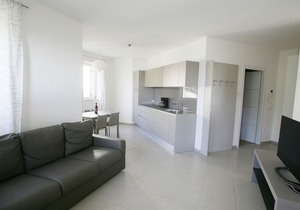 Apartment sleeps 6 - lake view, sauna, swimming pool