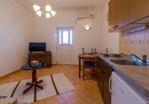 Apartment Tomica - open pool: A5 donji(2+3) - Novi Vinodolski, Riviera Crikvenica, Croatia