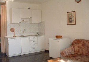 Apartment Tonka - 10 m from beach A2(2+2) - Vinisce, Riviera Trogir, Croatia