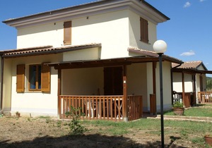 Apartment with balcony or terrace on coast