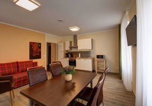 Apartment with 2 bedrooms, bath u. add. Guest toilet in the old town of Görlitz