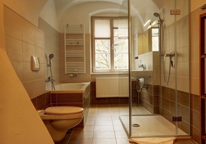 Apartment with 2 bedrooms, bath u. add. Guest toilet in the old town of Görlitz