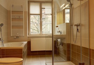 Apartment with 2 bedrooms, bath u. add. Guest toilet in the old town of Görlitz