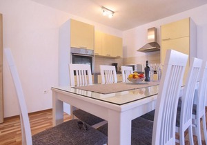 Apartment with 3 bedrooms, balcony and WiFi