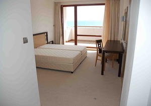 Apartment With A Sea View And Large Lodgia