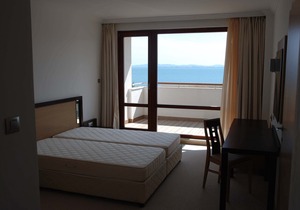 Apartment With A Sea View And Large Lodgia