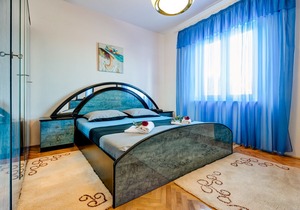 Apartment with big garden and BBQ for relaxation between Split and Trogir
