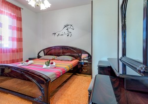 Apartment with big garden and BBQ for relaxation between Split and Trogir