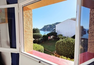 Apartment with garden at 11 meters from the sand beach of la Fosca.