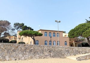 Apartment with garden at 11 meters from the sand beach of la Fosca.
