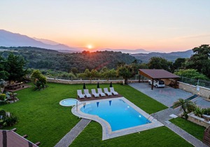 Apartment with one bedroom in Palelimnos with shared pool enclosed garden and WiFi 14 km from the beach