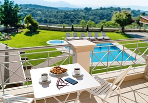 Apartment with one bedroom in Palelimnos with shared pool and enclosed garden 14 km from the beach