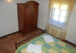 Apartment with pool, WIFI, TV, patio, pets allowed, panoramic view, parking, close to San Gimignano