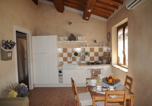 APARTMENT WITH POOL AND HANDLING IN AGRITURISMO