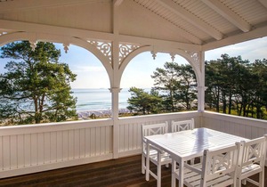 Apartment with sea view, 2 bedrooms and balcony